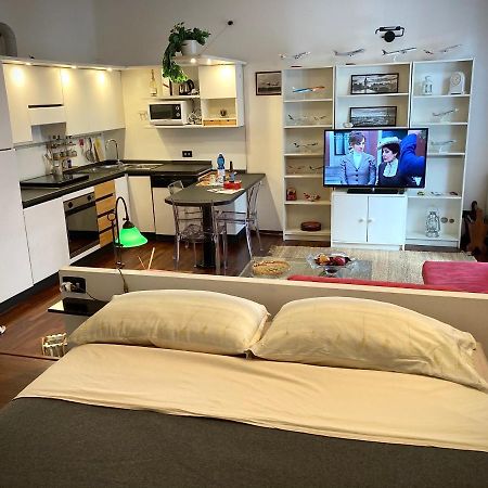 갈라라테 Loft Aviation Vicino Malpensa 아파트 외부 사진