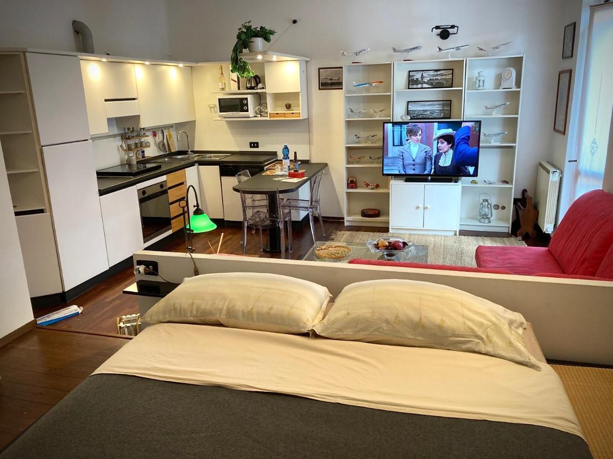 갈라라테 Loft Aviation Vicino Malpensa 아파트 외부 사진